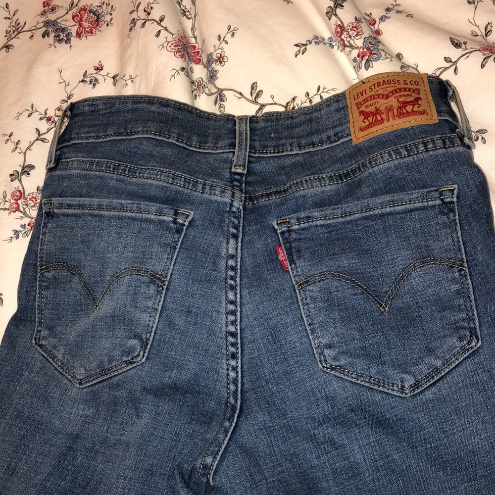 LEVI JEANS